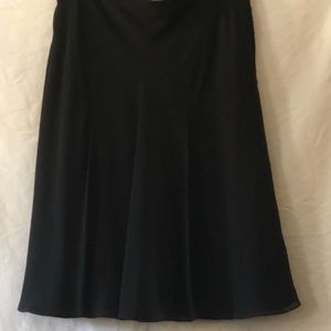 Knee-length flowy skirt